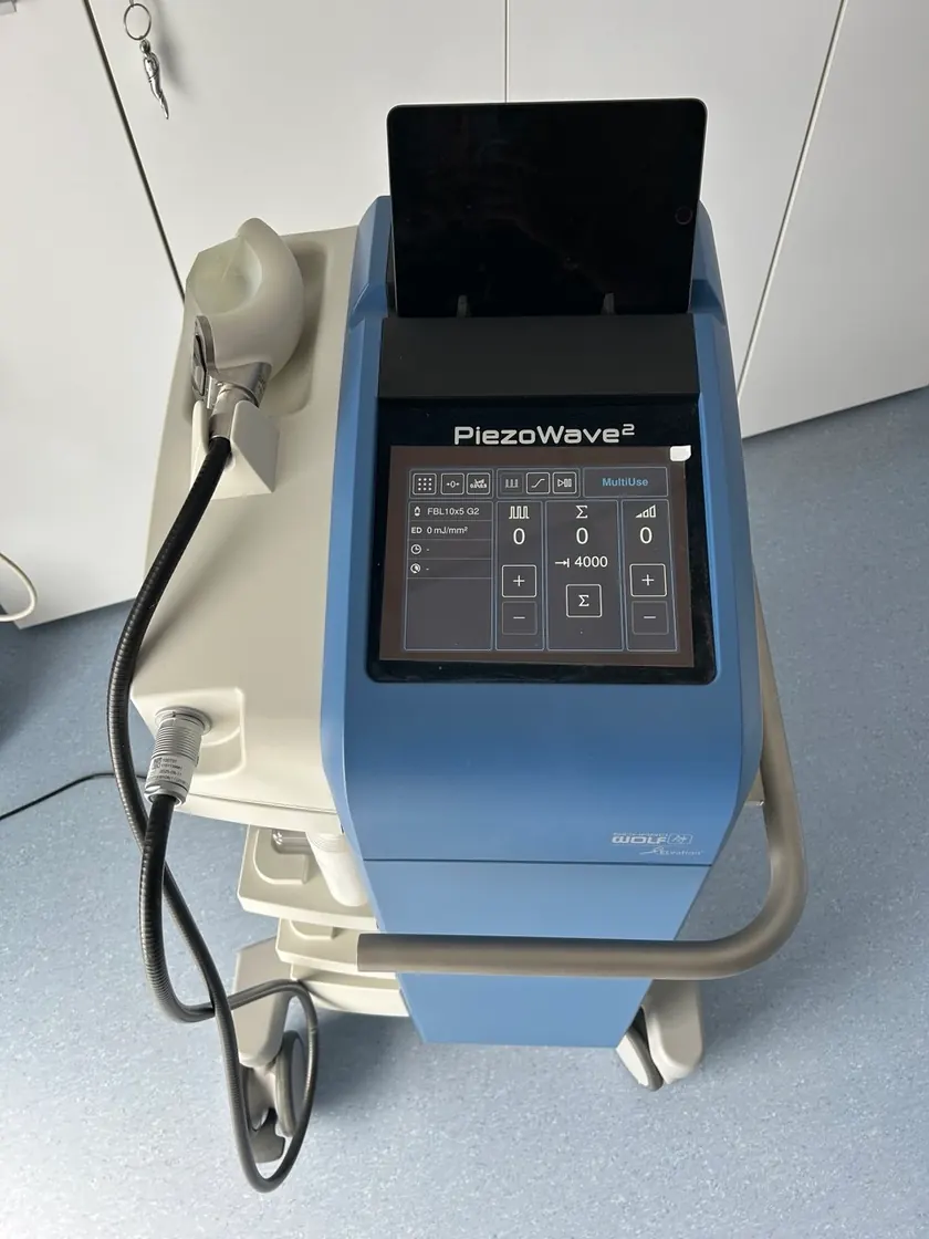 Dettaglio apparecchiatura terapia strumentale Studio Medico Mondelli